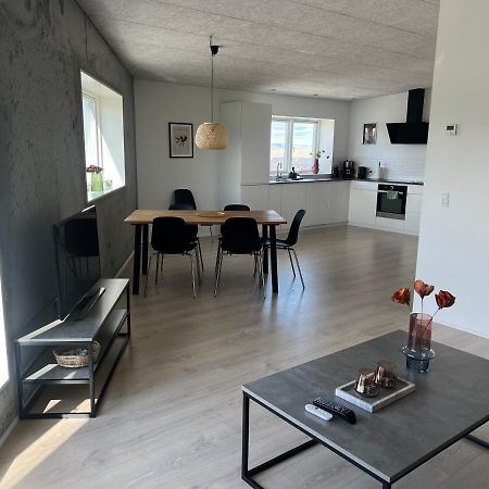 New 2 Bedroom Apt - Ocean And Mountain View Tórshavn Eksteriør bilde